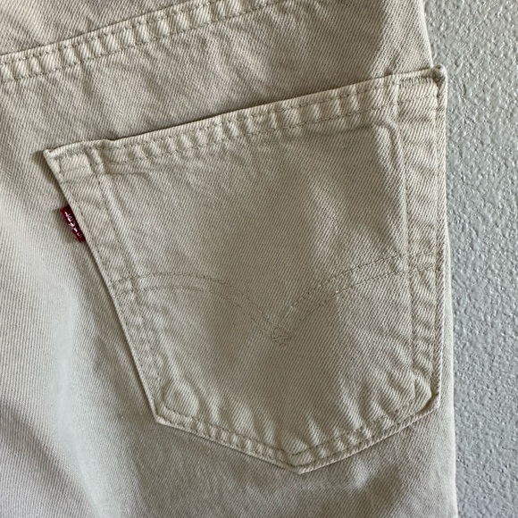 Y2K Vintage Levi’s 550 Relaxed Fit 34 Waist 10” Tan Denim Shorts VG Unisex fit - Picture 5 of 13